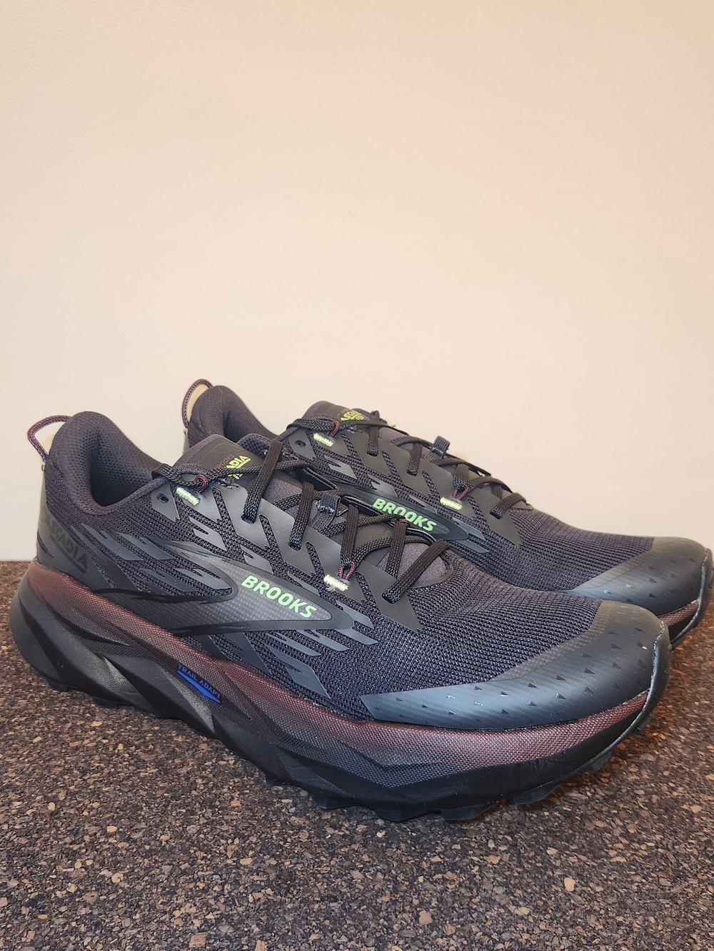 Brooks Cascadia 19 Trail Running Shoes Mens Size 11.5